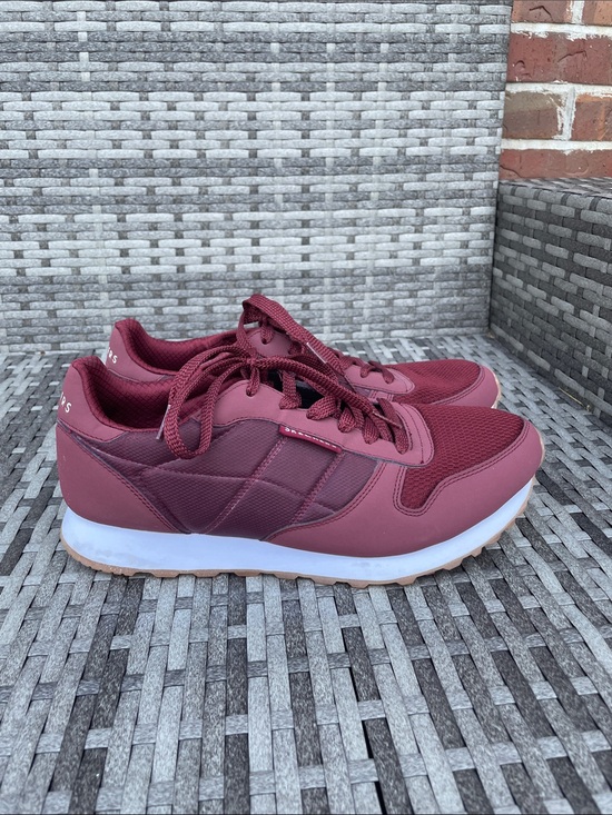 Skechers Other - Skechers Burgundy Lace-Up Low-Top Sneakers